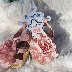 NWT Rising Star pink sandals with flower
